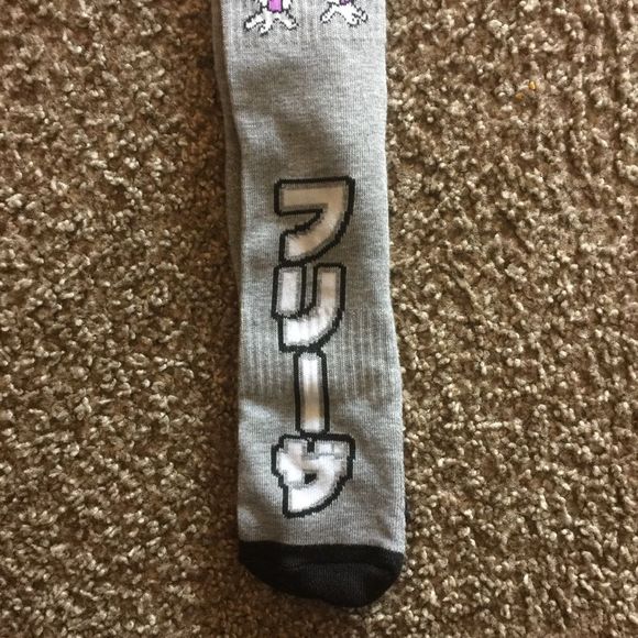 Dragon Ball Z Frieza Socks - Picture 3 of 7